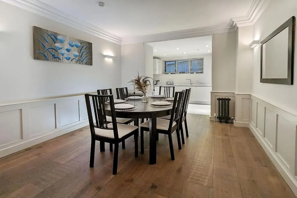 Extra Big London 4-Bed House In Liverpool Street! Villa 0*,  United Kingdom
