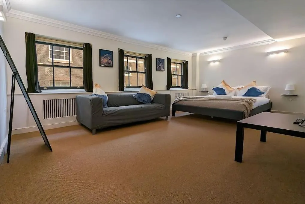 Extra Big London 4-Bed House In Liverpool Street! Villa